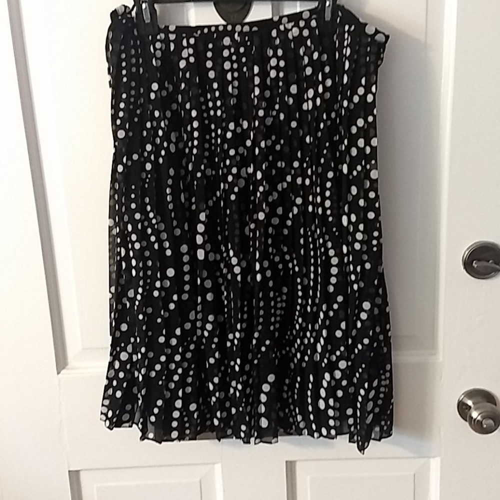 Jones New York Pleated Polka Dot Skirt 16W